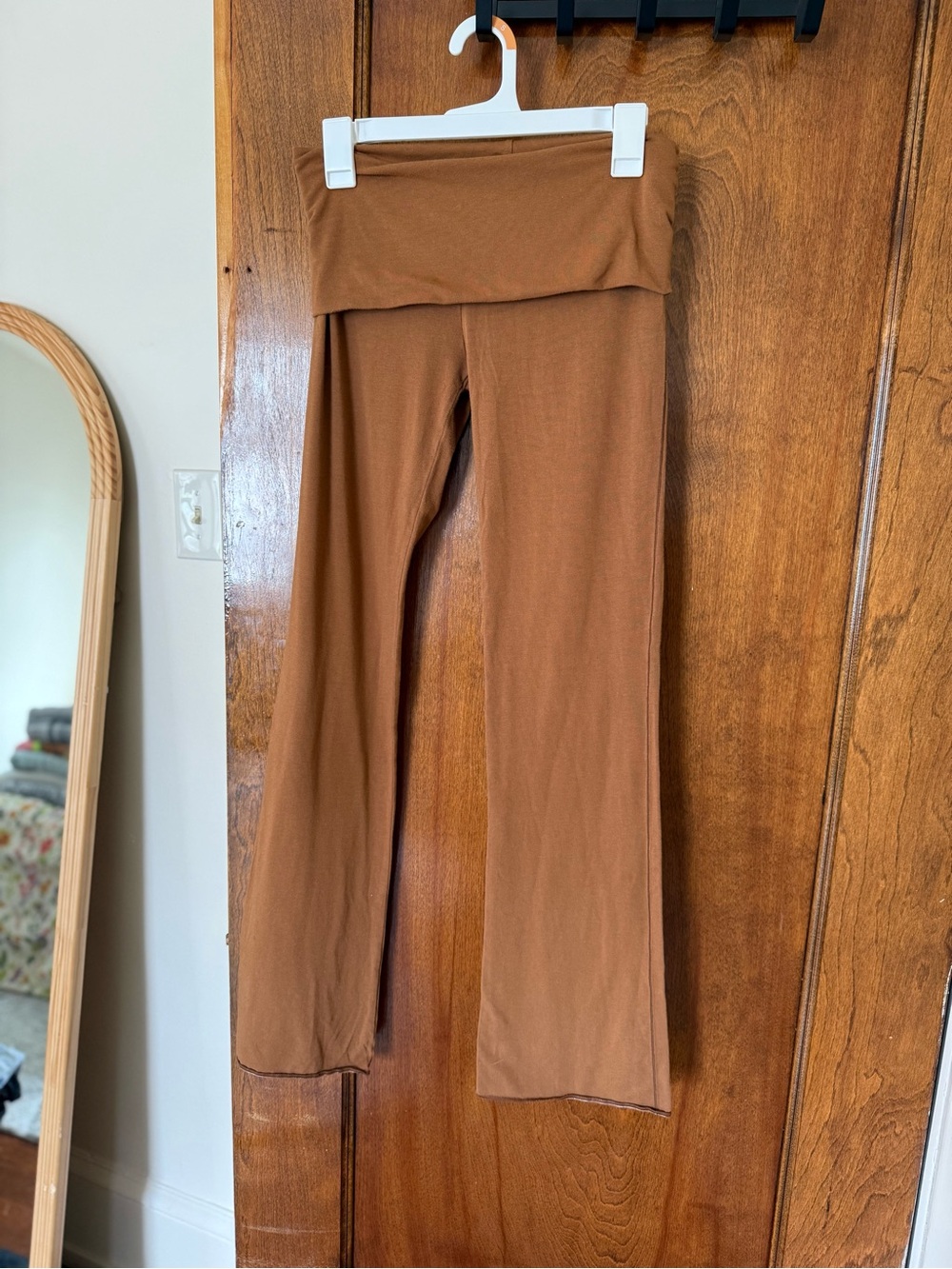 Skims fold over yoga pants flared leggings / medium / brown/chestnut